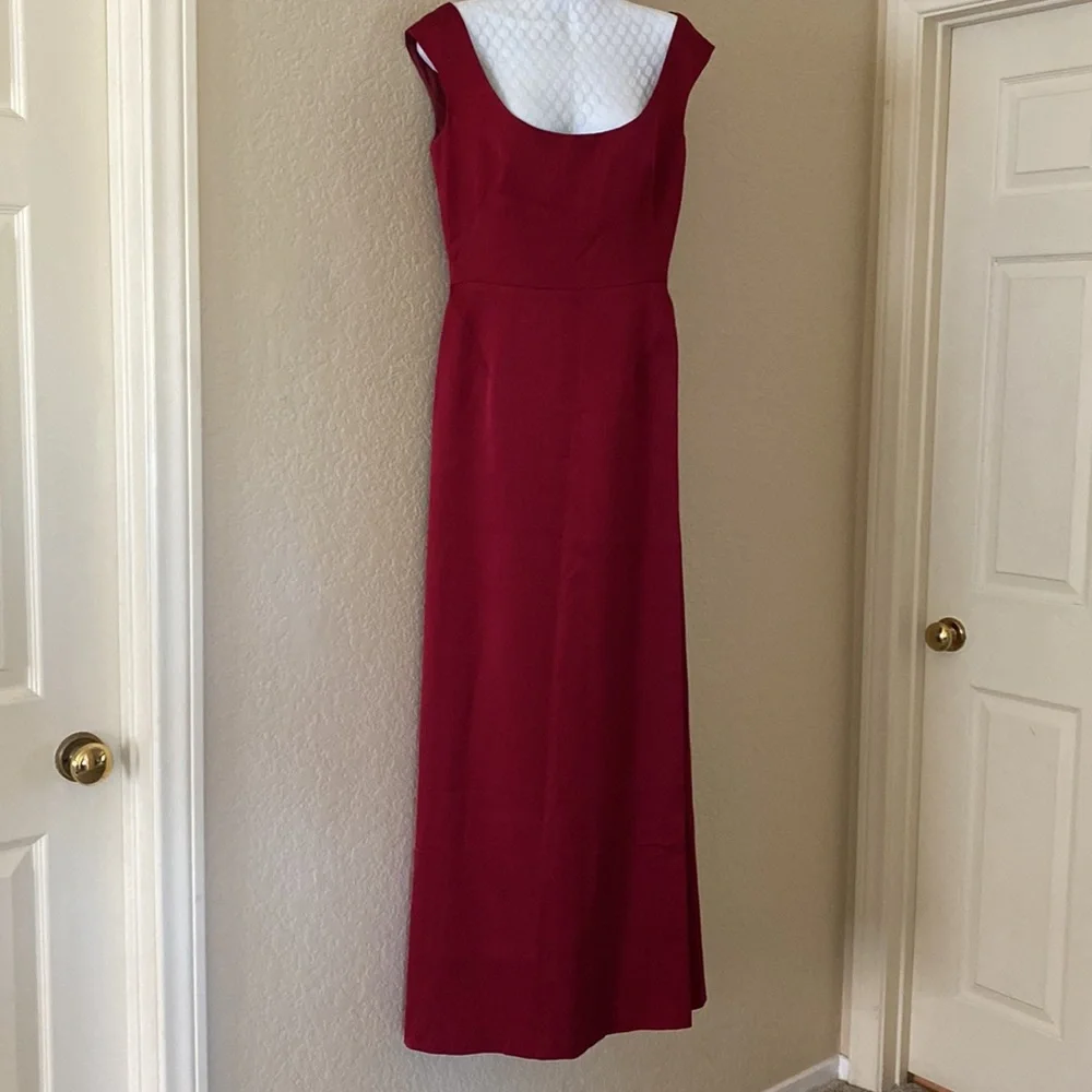 100% Silk Gown, size 8 - Picture 2 of 15